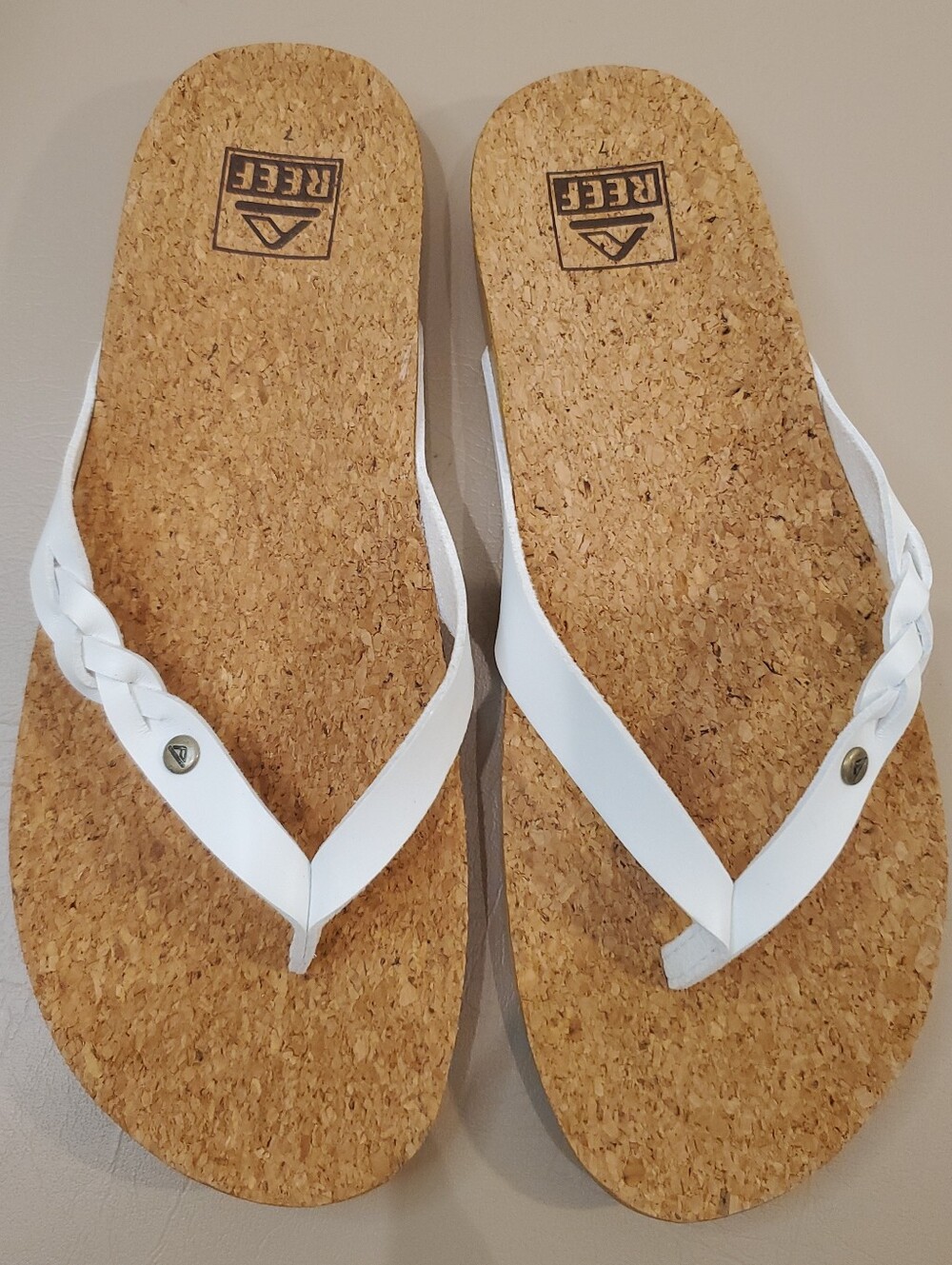 Reef Women Cushion Court White Twist Flip Flops Sandals 7 Comfort Shoes Flat NEW